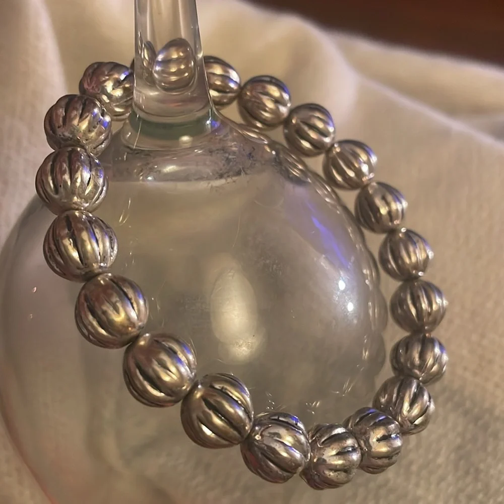 Silver ball bracelet